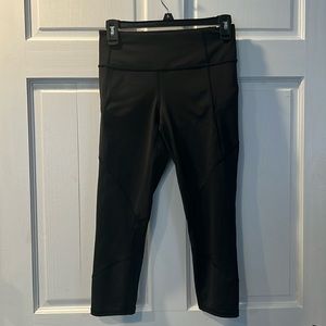2. Athleta Size XS Capri Leggings SOLD OUT ONLINE NWOT
